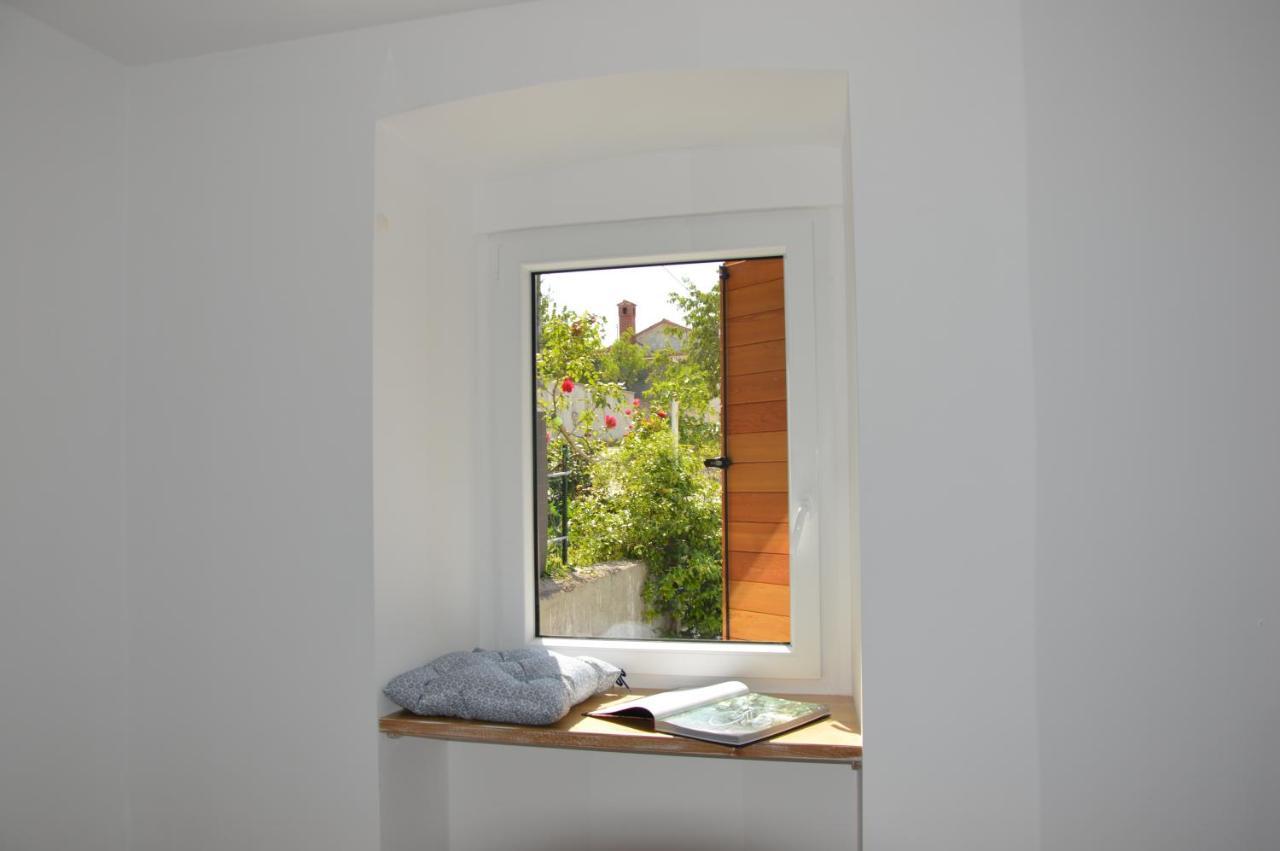 Casa Miranda - Family Comfort In A Quiet Area, Near The Sea, With Bbq And Free Parking Zgornje Skofije Exterior foto